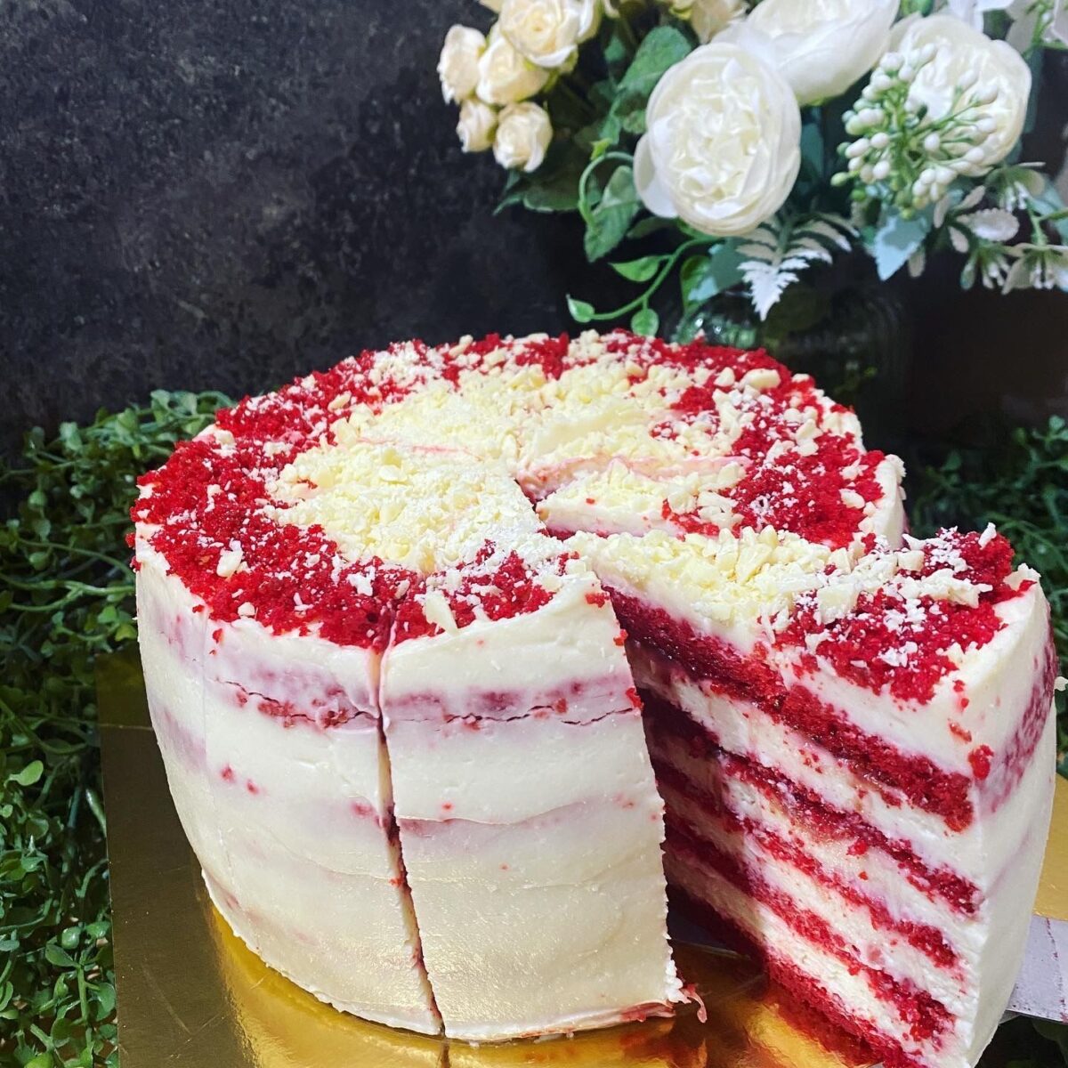 Tort Red Velvet cu Căpșuni - imagine 4