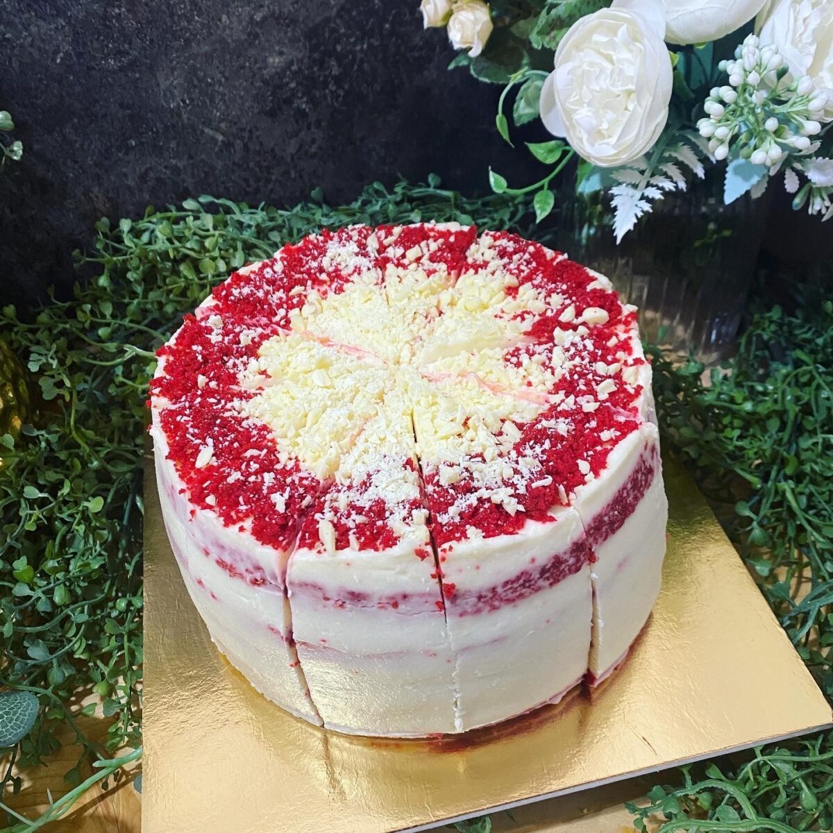 Tort Red Velvet cu Căpșuni - imagine 3