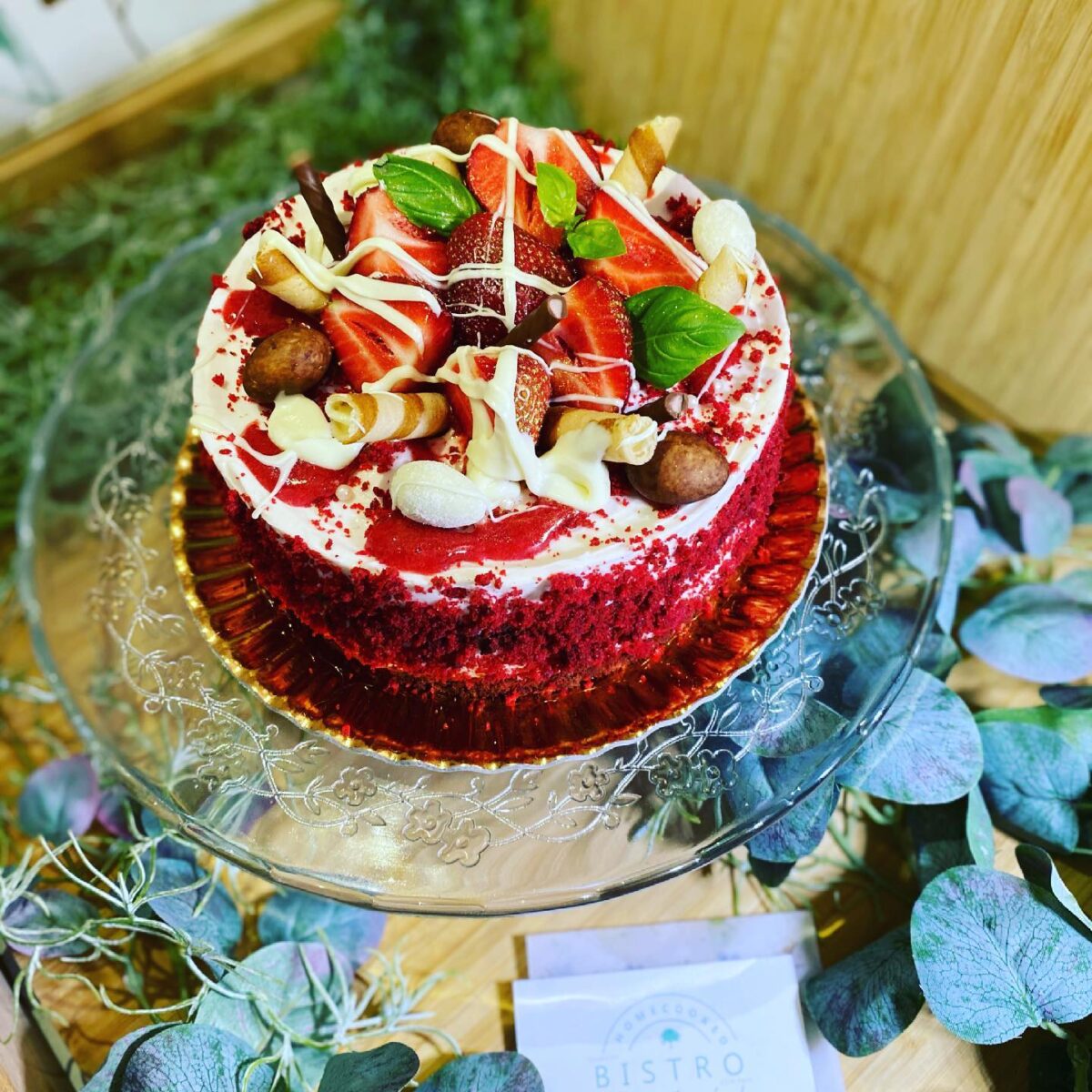 Tort Red Velvet cu Căpșuni - imagine 2